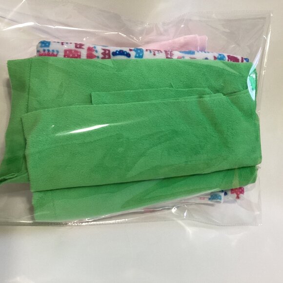 A Bundle /Bag of Fabric Material Scraps Fleece Stretch Jersey Sewing Crafting - Picture 10 of 10